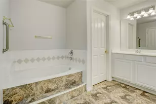 7630 N Linpar Ct, Houston, TX 77040 - Photo 17