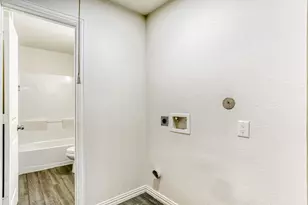 8837 Crestview Dr, Houston, TX 77078 - Photo 11