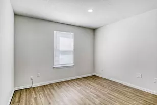 8837 Crestview Dr, Houston, TX 77078 - Photo 5