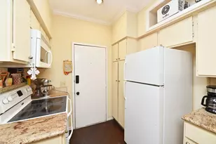 10811 Richmond Ave, Houston, TX 77042 - Photo 15
