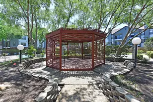 10811 Richmond Ave, Houston, TX 77042 - Photo 31
