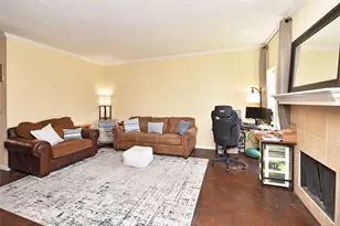 10811 Richmond Ave, Houston, TX 77042 - Photo 11