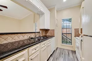 2001 Bering Dr, Houston, TX 77057 - Photo 11