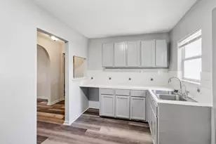 1915 Little St, La Marque, TX 77568 - Photo 11