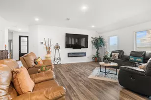 31515 Silverthorne Bush Dr, Hockley, TX 77447 - Photo 9