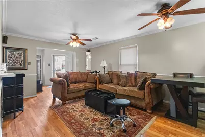 5231 Honeyvine Drive, Houston, TX 77048 - Photo 3