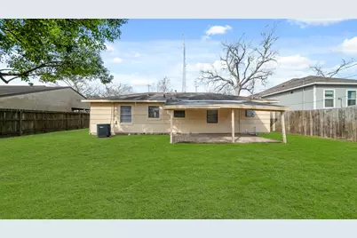 6809 W Bayou Drive W, Hitchcock, TX 77563 - Photo 15