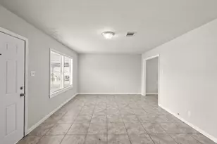 6809 W Bayou Dr W, Hitchcock, TX 77563 - Photo 3