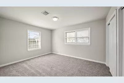 6809 W Bayou Drive W, Hitchcock, TX 77563 - Photo 11