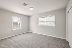 6809 W Bayou Dr W, Hitchcock, TX 77563 - Photo 11