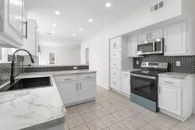 6239 Oak Pass Drive, Houston, TX 77091 - Photo 17