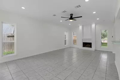 6239 Oak Pass Drive, Houston, TX 77091 - Photo 9