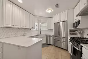 555 Shealy St, Houston, TX 77598 - Photo 13