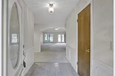 109 Hiwon Drive, Conroe, TX 77304 - Photo 5