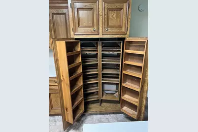 109 Hiwon Drive, Conroe, TX 77304 - Photo 3