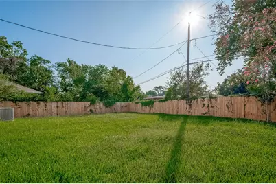 8449 Jutland Road #B, Houston, TX 77033 - Photo 29
