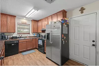 704 Dr Martin Luther King Jr Place N, Conroe, TX 77301 - Photo 9