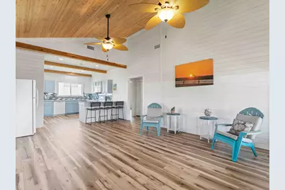 403 Beachfront Drive, Matagorda, TX 77457 - Photo 5