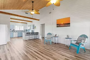403 Beach Front Dr, Matagorda, TX 77457 - Photo 5