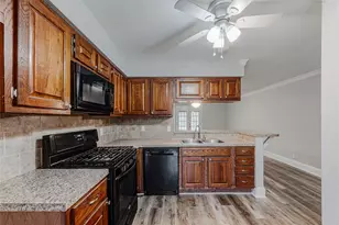 617 Dogwood St, Lake Jackson, TX 77566 - Photo 5