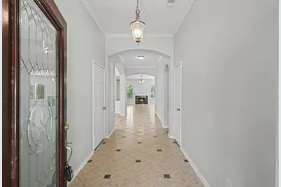 2502 N Yorkchase Lane, Conroe, TX 77304 - Photo 3