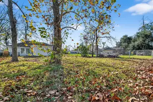 7437 Bywood St, Houston, TX 77028 - Photo 33
