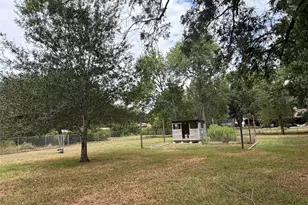 322 Fitzgerald St, East Bernard, TX 77435 - Photo 15