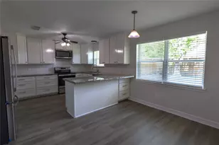 4326 Townes Forest Rd, Friendswood, TX 77546 - Photo 3