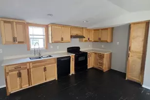 310 Paddock Rd, Willis, TX 77378 - Photo 5