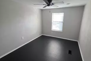 310 Paddock Rd, Willis, TX 77378 - Photo 9