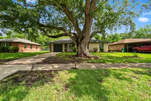 1702 Sheridan Dr, Baytown, TX 77520 - Photo 5