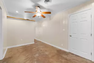 1702 Sheridan Dr, Baytown, TX 77520 - Photo 9