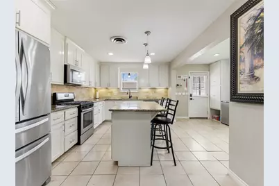 404 E Elizabeth Avenue, Palacios, TX 77465 - Photo 11