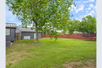 404 E Elizabeth Avenue, Palacios, TX 77465 - Photo 31