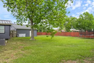 404 E Elizabeth Ave, Palacios, TX 77465 - Photo 31