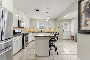 404 E Elizabeth Ave, Palacios, TX 77465 - Photo 11
