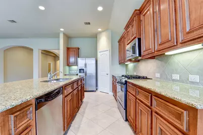 5426 Linden Rose Lane, Sugar Land, TX 77479 - Photo 7