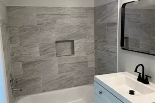 820 Bennington St, Houston, TX 77022 - Photo 9