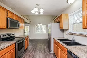 11918 Cottonwood Ln, Cypress, TX 77429 - Photo 9