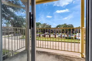 1515 Sandy Springs Rd, Houston, TX 77042 - Photo 9