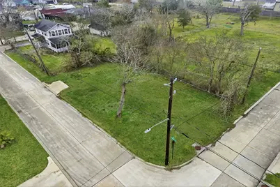 110 W E Street, La Porte, TX 77571 - Photo 5