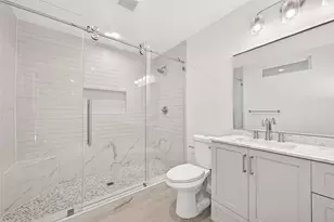 2 Kittiwake Ct, The Woodlands, TX 77380 - Photo 25