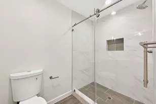 2 Kittiwake Ct, The Woodlands, TX 77380 - Photo 23