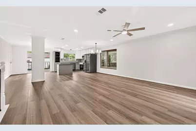 2 Kittiwake Court, The Woodlands, TX 77380 - Photo 9