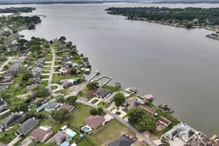 13413 Bunker Hill Dr, Willis, TX 77318 - Photo 5