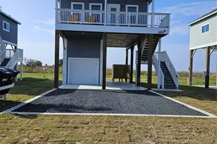 1075 Shady Ln, Gilchrist, TX 77617 - Photo 21