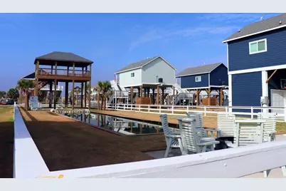 1075 Shady Lane, Gilchrist, TX 77617 - Photo 25