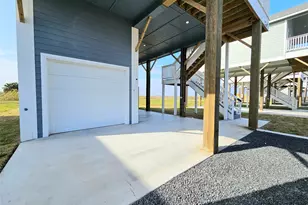 1075 Shady Ln, Gilchrist, TX 77617 - Photo 17