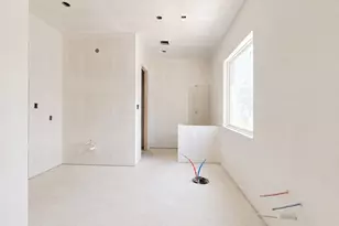2019 Shadow Bend, Houston, TX 77043 - Photo 9