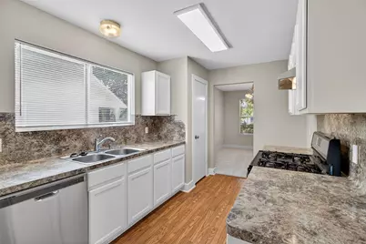 803 Dragonfly Drive, Conroe, TX 77301 - Photo 19